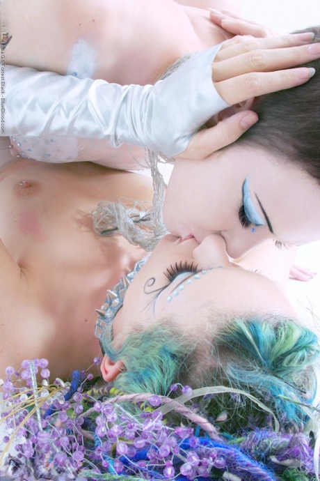 Alternative girl Scar 13 has strapon lesbian sex with a cute dyke