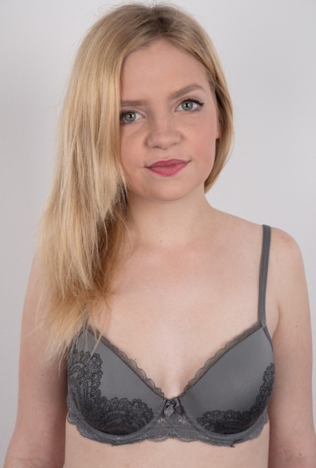Young amateur model Michaela tries her luck at posing in the nude