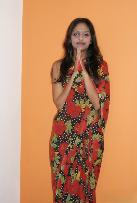 Indian solo girl bares her firm tits as she makes her nude modeling debut