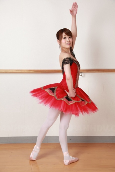 Busty Japanese ballerina Ririka Suzuki goes topless on practice