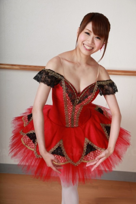 Busty Japanese ballerina Ririka Suzuki goes topless on practice