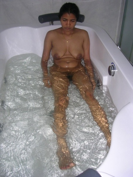 Indian wife Radha sucks her husband's cock after doing bathroom things