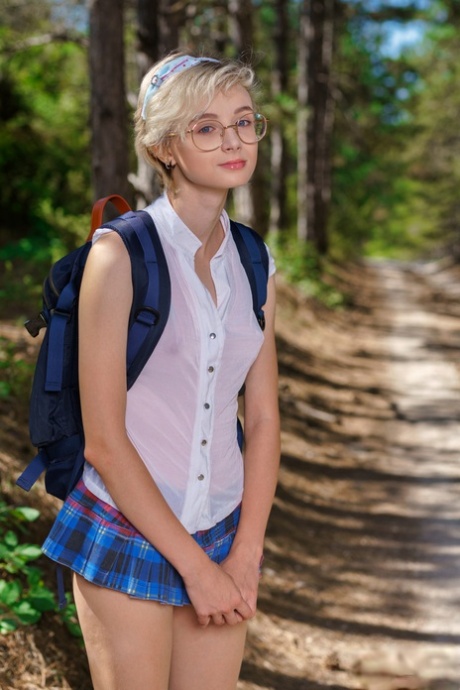 Schoolgirl Pics