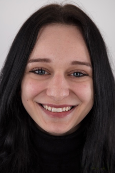 Dark-haired amateur Sona ditches all-black clothing to get totally naked