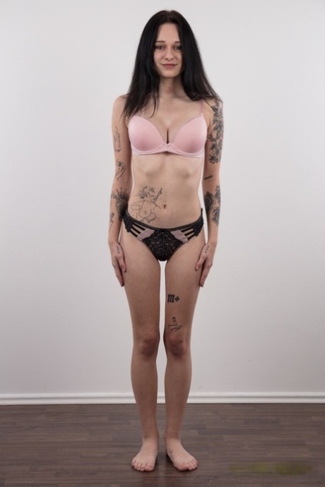Dark-haired amateur Sona ditches all-black clothing to get totally naked