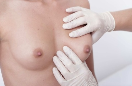 Dark haired teen Albina has sexual intercourse with her gynecologist