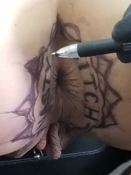Latina chick Kitty Jaguar gets a butt tattoo before being fucked