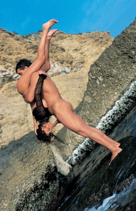 Latina MILF Olivia Del Rio has sex with her man friend in and out of the water