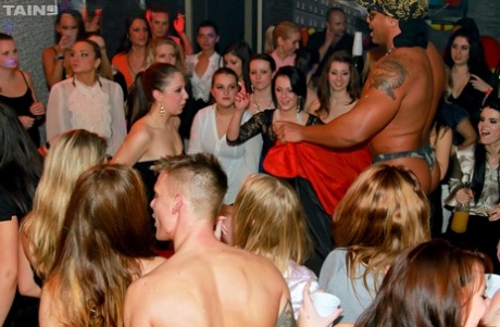 Super horny girls having some XXX fun with handsome strippers