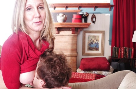 Cumshot action with an beautiful granny in sexy stockings Jenna