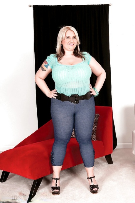 Fat and busty blonde Porsche Dali exposing her big ass and boobs