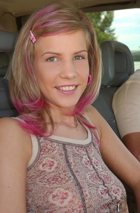 Blonde hitchhiker Tiffany Rousso blows the driver to ejaculation for the ride