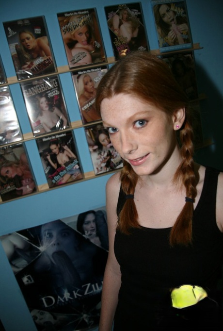 Redhead Amelia Rose goes 1 on 1 with a BBC & takes a facial at a gloryhole