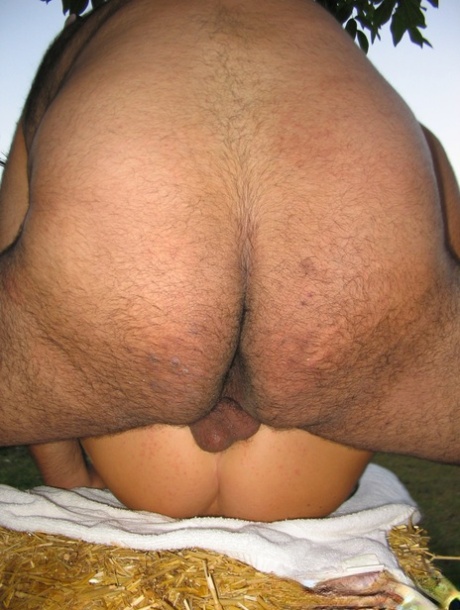 Brunette babe with big tits Katin gets nailed by a fat guy on an outdoor chair