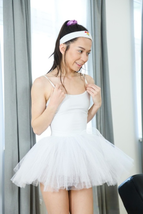 Sexy teenage ballerina Ariel Grace getting dicked by her instructor