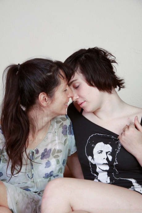 Two hairy lesbian chicks Barb & Carmen licking each other's wet pussies