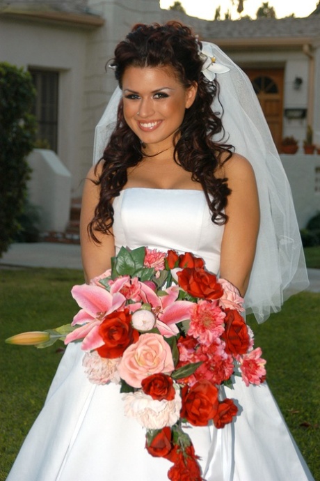 New wife Eva Angelina drops her wedding dress to suck & fuck the groom's dick