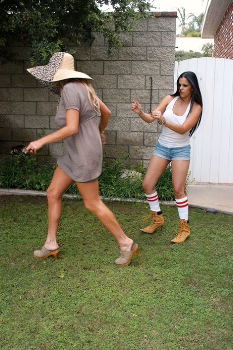 Cuban cutie Diamond Kitty & stacked Kelly Madison get fucked hard yard work