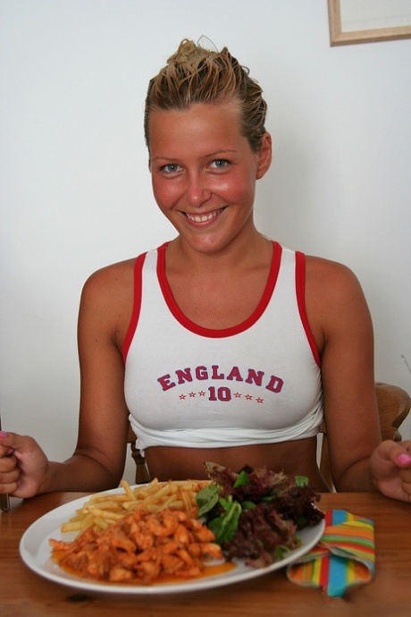 Get ready for a nice and tasty lunch with blonde doll Sophie Moone