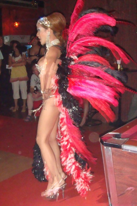 Crazy party in Thailand with shemales for every taste in amateur photos