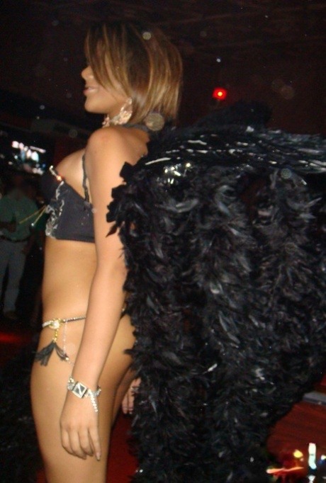 Crazy party in Thailand with shemales for every taste in amateur photos