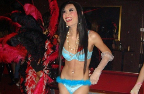 Crazy party in Thailand with shemales for every taste in amateur photos