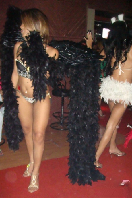 Crazy party in Thailand with shemales for every taste in amateur photos