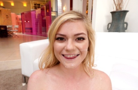 Blonde babe Chloe Foster getting her butt fucked by huge dick before facial