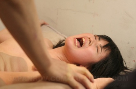 Japanese newbie Shizuka Minami screams as she gets painfully fucked