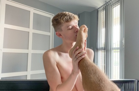 Sweet teen gays Rourke and Zilv stuff each other's assholes on a bed