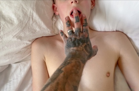 Sweet teen gays Rourke and Zilv stuff each other's assholes on a bed