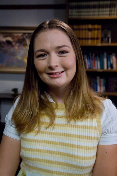 Teen with a big ass Savannah West gets spanked & fingered by her teacher