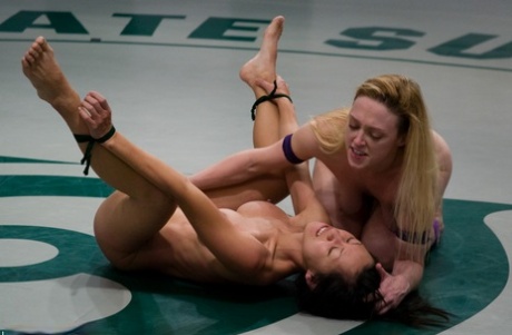 Ultimate Surrender performed by Dee Williams, Tia Ling Porn Images