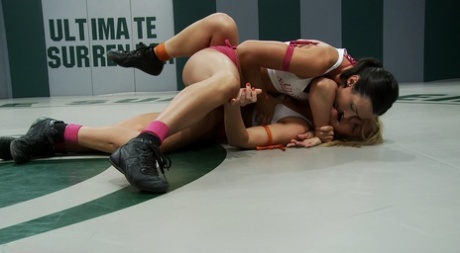Lesbian wrestlers Wenona & Mellanie Monroe strip each other during the fight