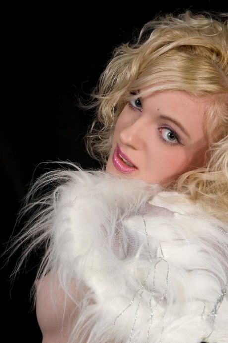 Met Art starring Elen B Hot Pics