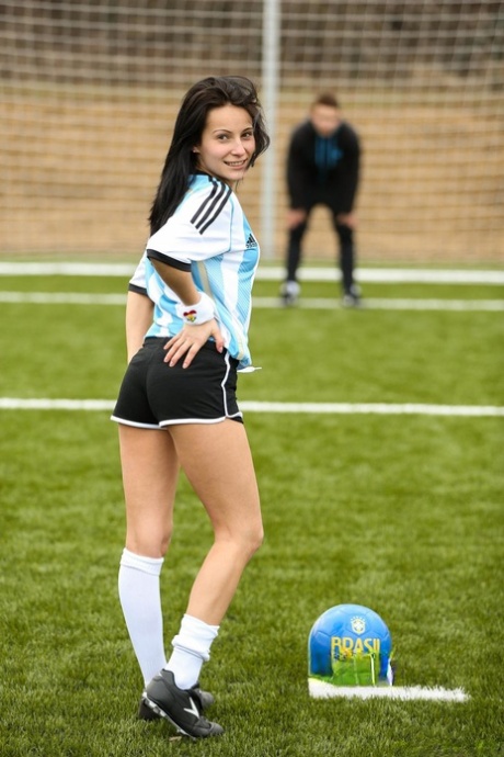 Hot Argentinian soccer player Lexy A receives a hot massage & fucks