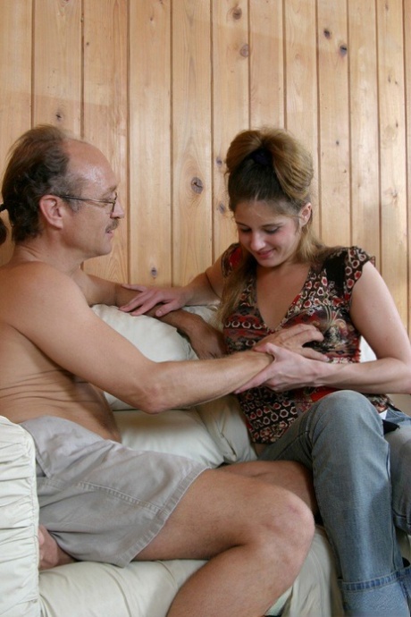 Amateur Estrella Turner gets her throat stuffed by her nerdy old stepdad