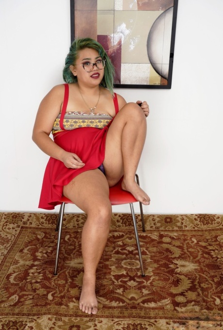 Amateur hippie Manila Bey undresses and shows her fat hairy body