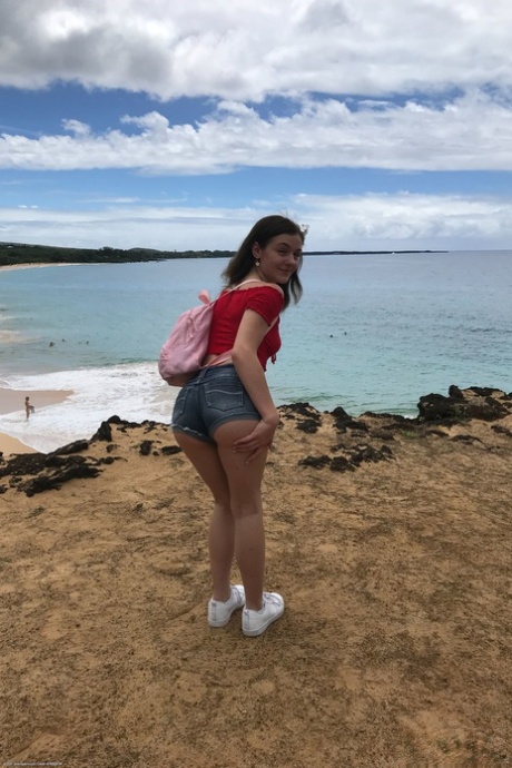 Amateur teen Rosalyn Sphinx strips and poses in her public solo compilation