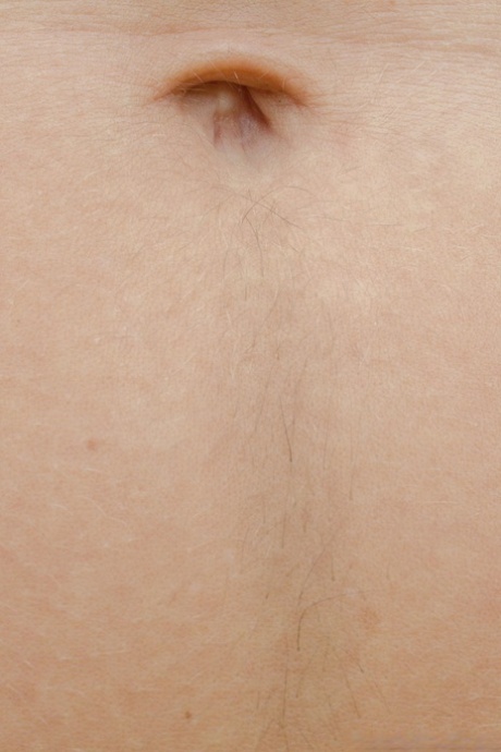 Amateur exhibitionist Katie Zucchini strips in nature & exposes her hairy body