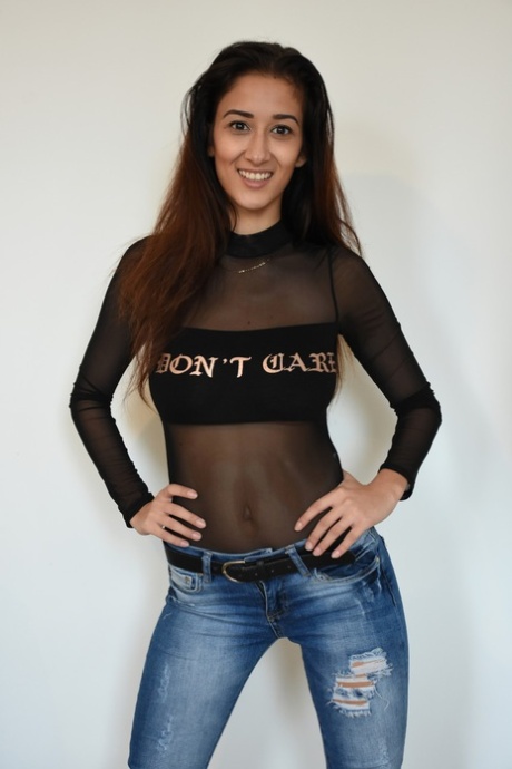 Beautiful amateur brunette poses in her hot lingerie & fucks at the casting