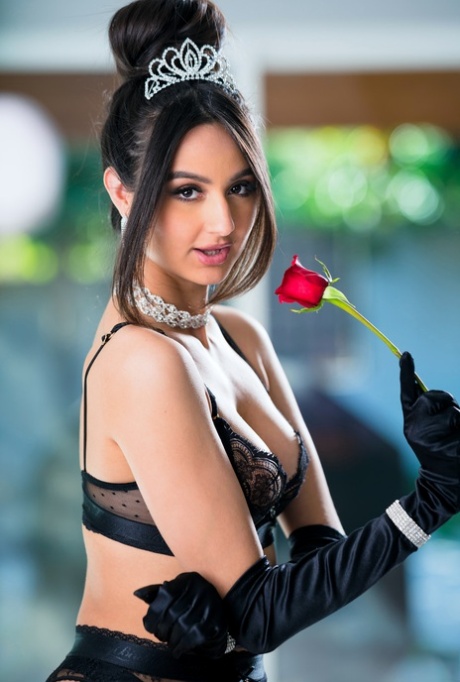 Glamorous Latina Eliza Ibarra gets boned and jizzed by her handsome boyfriend