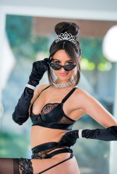 Glamorous Latina Eliza Ibarra gets boned and jizzed by her handsome boyfriend