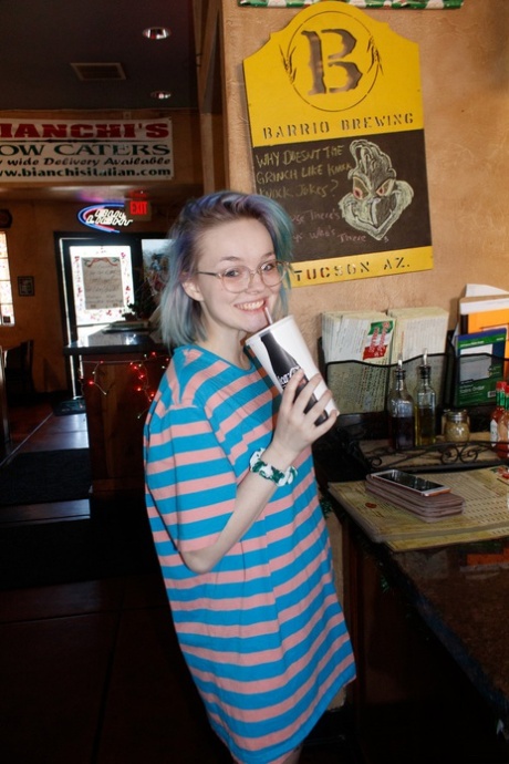 Sexy amateur Vonnie Bean flashes her natural big tits at a restaurant