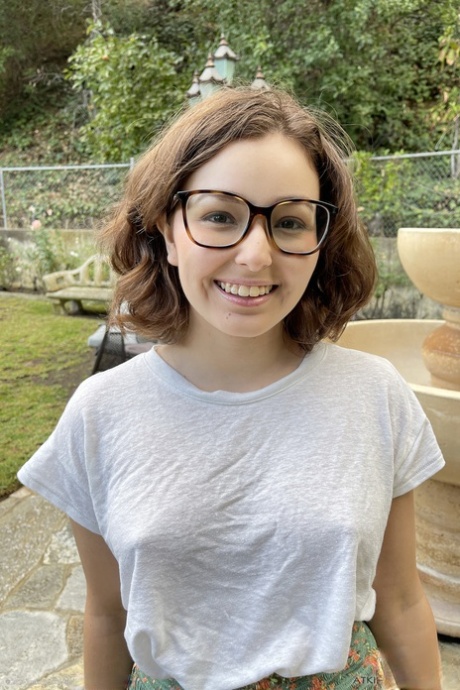 Geeky amateur teen Leana Lovings exposes her ass, boobs and holes up close