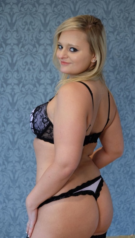 Thick German Lina Mila gets a double penetration in her first threesome