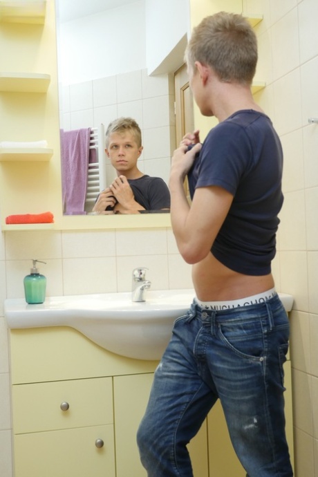 Boy Fun performed by Chris Jansen Naked Porn Pics