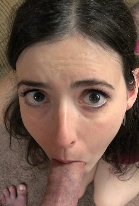 Dark-haired babe Chloe Faye tastes a boner while making seductive eye contact