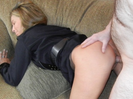Curvy housewife Leeanna Heart sheds her cop costume & gets a thorough dicking