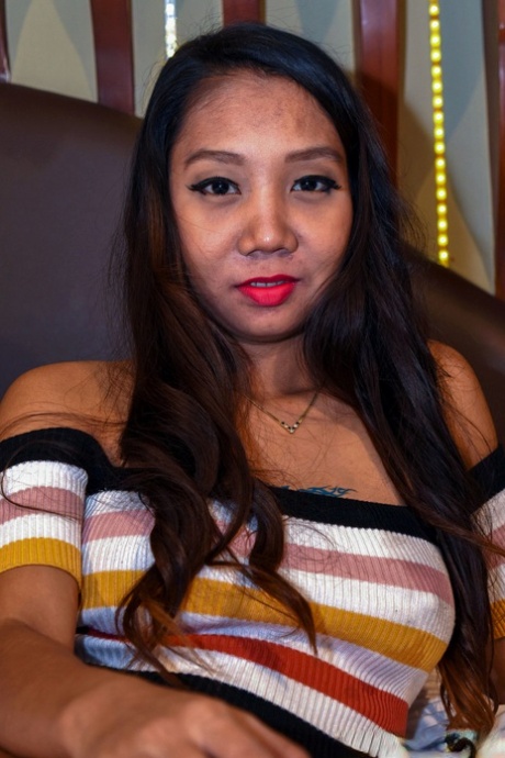 Hot pregnant Filipina Eunice Luna getting finger fucked and jizzed